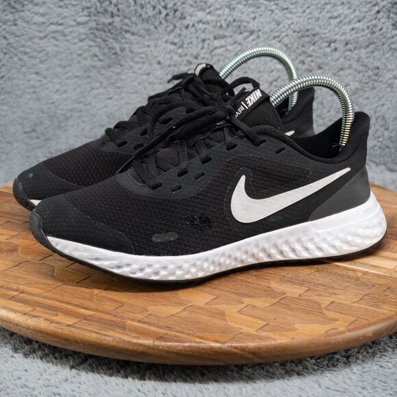 Nike (GS) - Nike Revolution Sz 6 Youth Low Black White BQ5671-003 - Picture 3 of 8